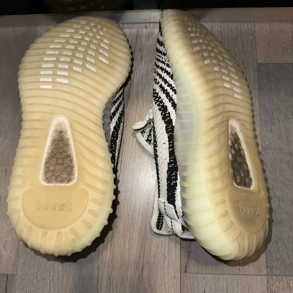 Yeezy 320’s size women’s 7.5 - Picture 5 of 5